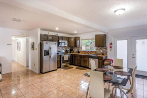 Cozy 2 Br In The Heart Of Orlando With Kitchen!